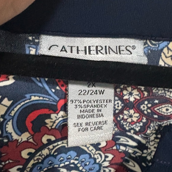 🎉 HP🎉 Floral V Neck Button Down Blouse - Picture 7 of 7